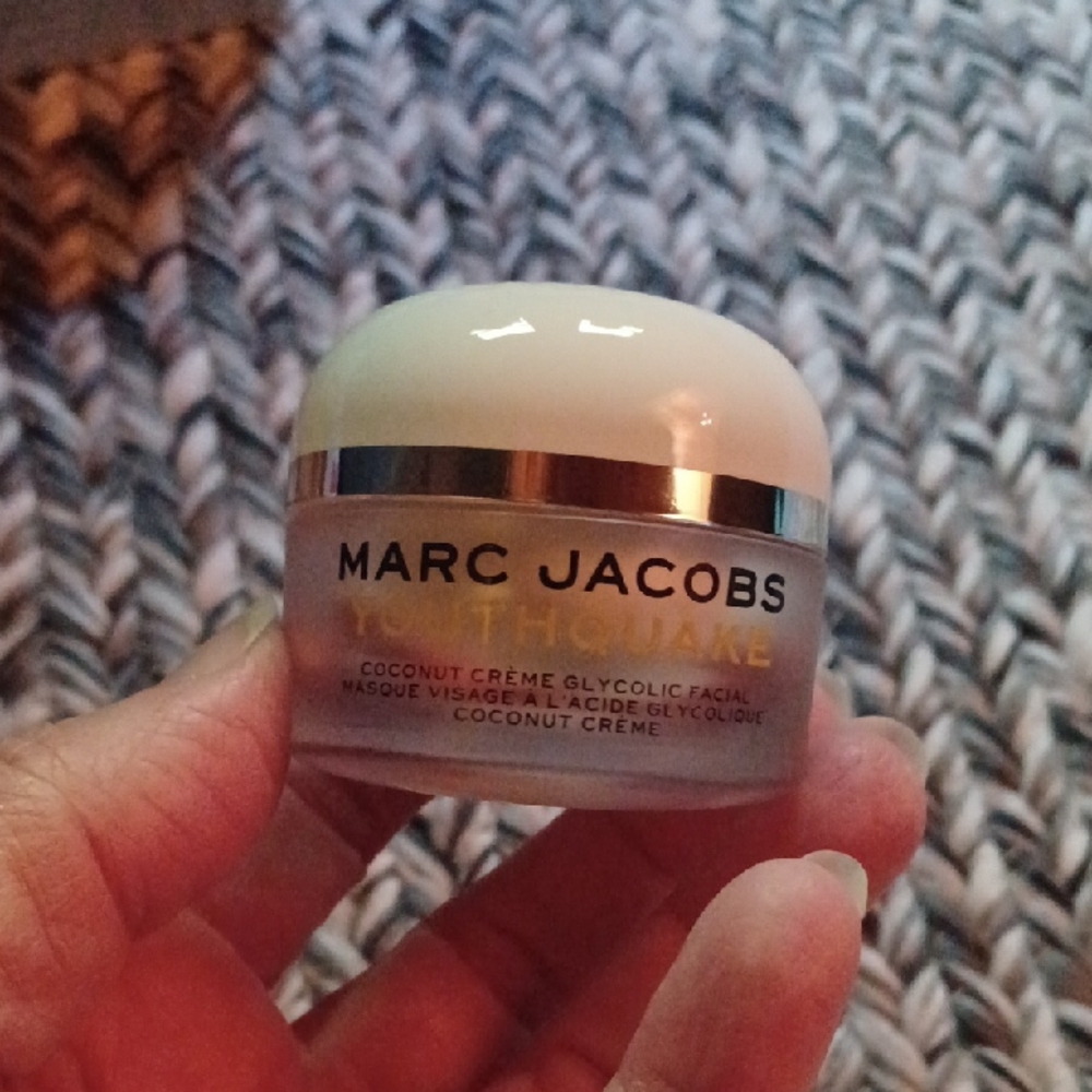 Marc Jacobs Youthquake Coconut Crème Glycolic Facial